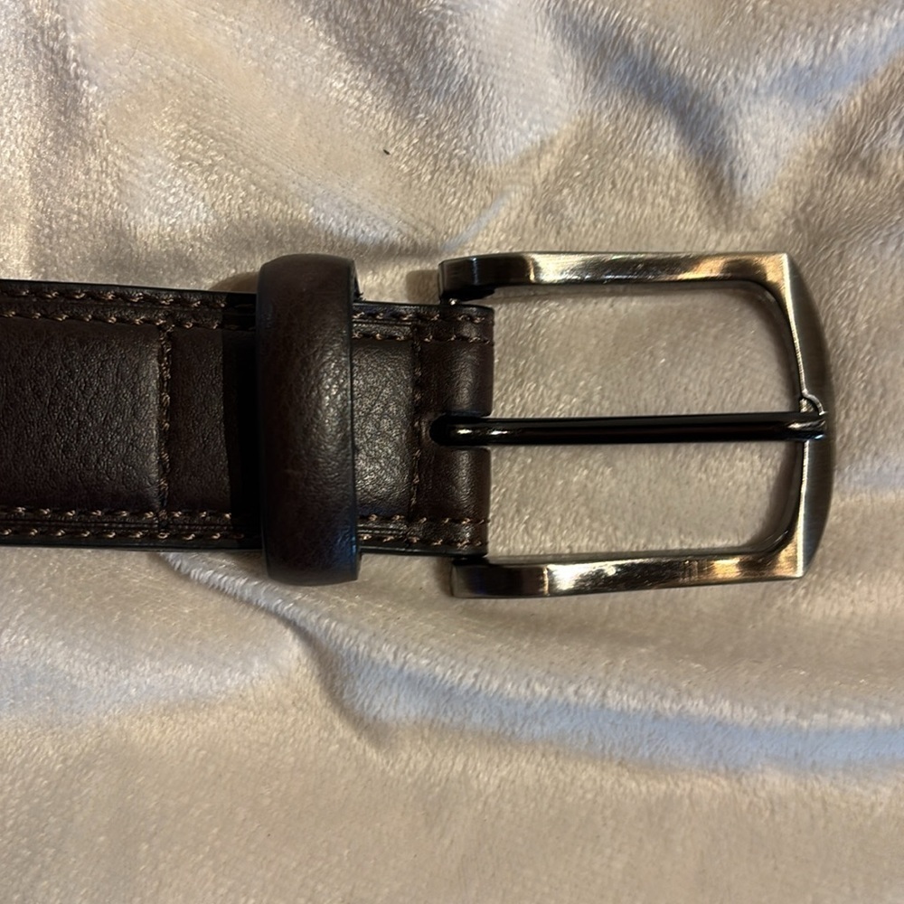 MENS BROWN LEATHER BELT….PRELOVED GOOD CONDITION NO BRAND SILVER BUCKLE